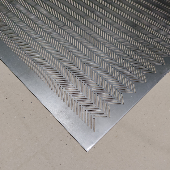 Перфолист плоский Ялинка Lf 1,8x20–5,6x31,4 (1250x2500)–0,8 х/к 08кп