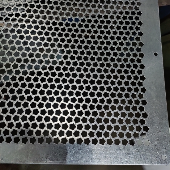 Перфолист плоский Ромашка Sond-(11) 7–10 (1250x2500)–0,8 оц 08кп